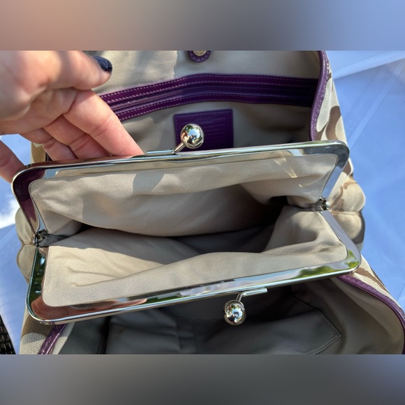 Coach VGUC Kiss lock bag - Picture 16 of 16